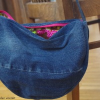 Upcycling: Moon-Bag aus alten Jeans mit Schnittmuster zum Selbermachen
